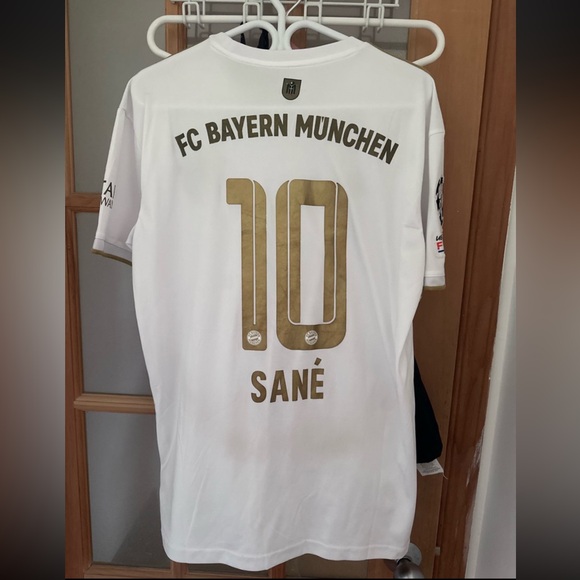 Assorted Soccer Jerseys- Men - Picture 5 of 6